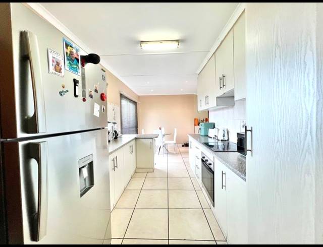 3 BEDROOM HOUSE FOR SALE IN LINCOLN MEADE